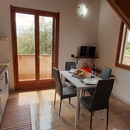 Casa Cao Appartamento "L'Ulivo" Nurachi Buitenkant foto
