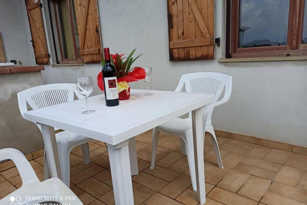 Casa Cao Appartamento "L'Ulivo" Nurachi Buitenkant foto
